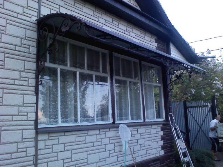изготовление и установка козырьков входных Сталь строй дизайн Серпухов (8)
